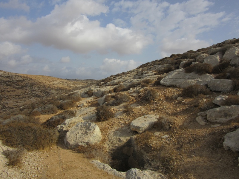 קובץ:בור נוף של אשתמוע.JPG