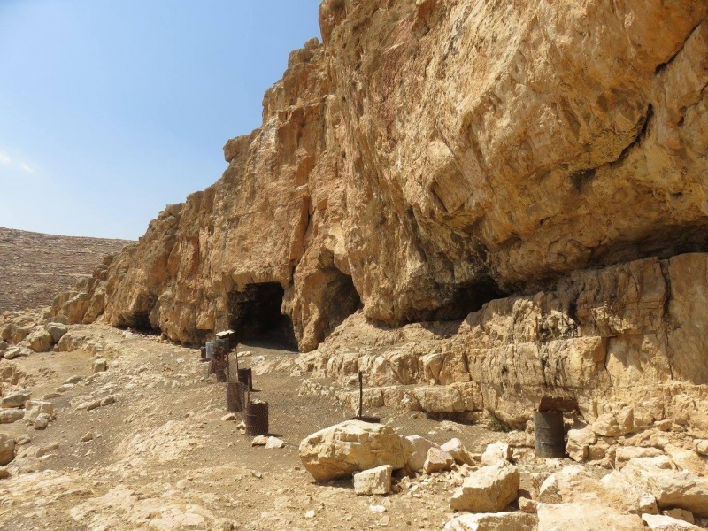 קובץ:מכלאותצאןרימונים.jpg