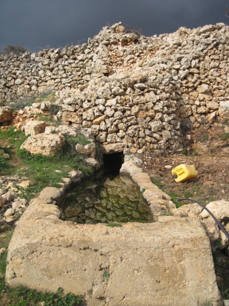 קובץ:מעייןהמערה.JPG