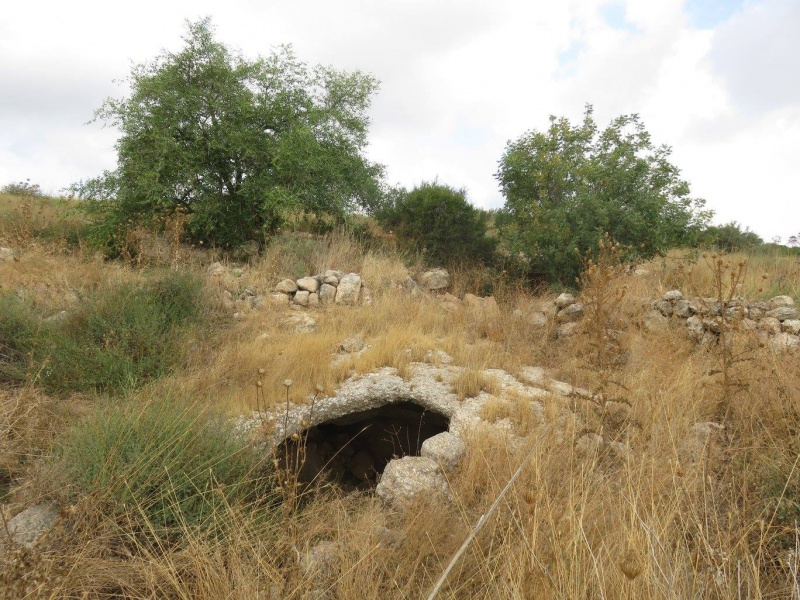 קובץ:מערותשדמיכה.jpg