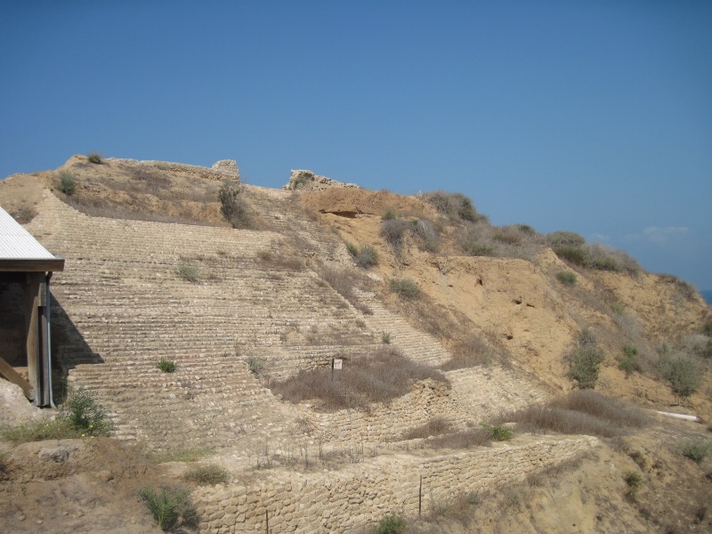 קובץ:מקדש העגל.JPG