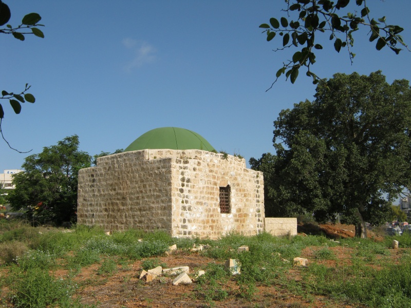 קובץ:קברשייחהמלאכה.JPG