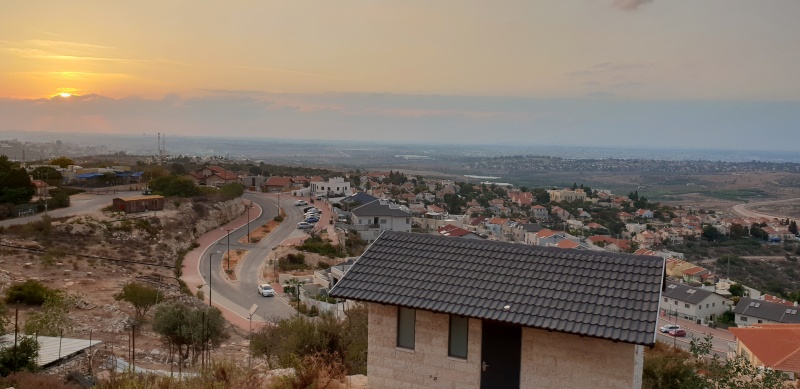 קובץ:תצפית לכיוון מערב 08-10-2018.jpg