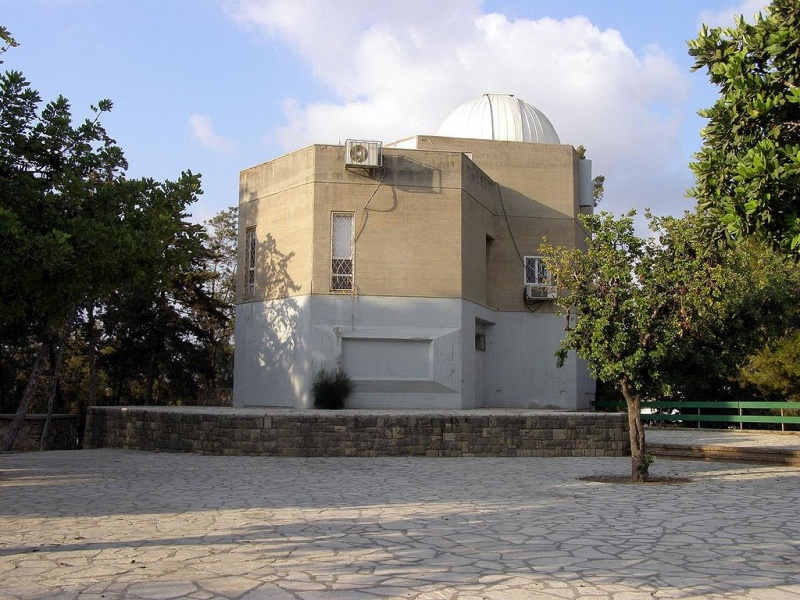 קובץ:1024px-Givatayim-Observatory.jpg