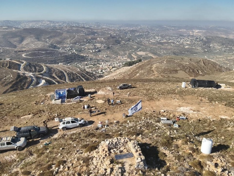 קובץ:2025-08-27T21 24 15.214661668189.jpg