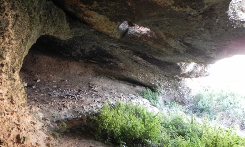 קובץ:Tirat Carmel cave3.JPG