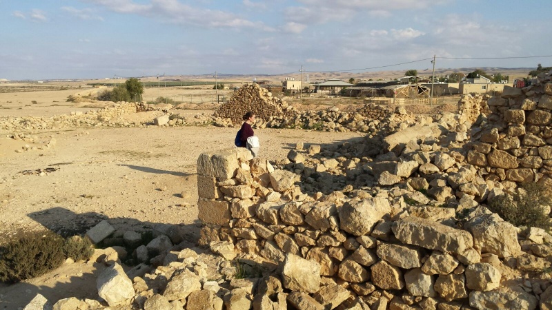 קובץ:Train station near Ashalim 1.jpg